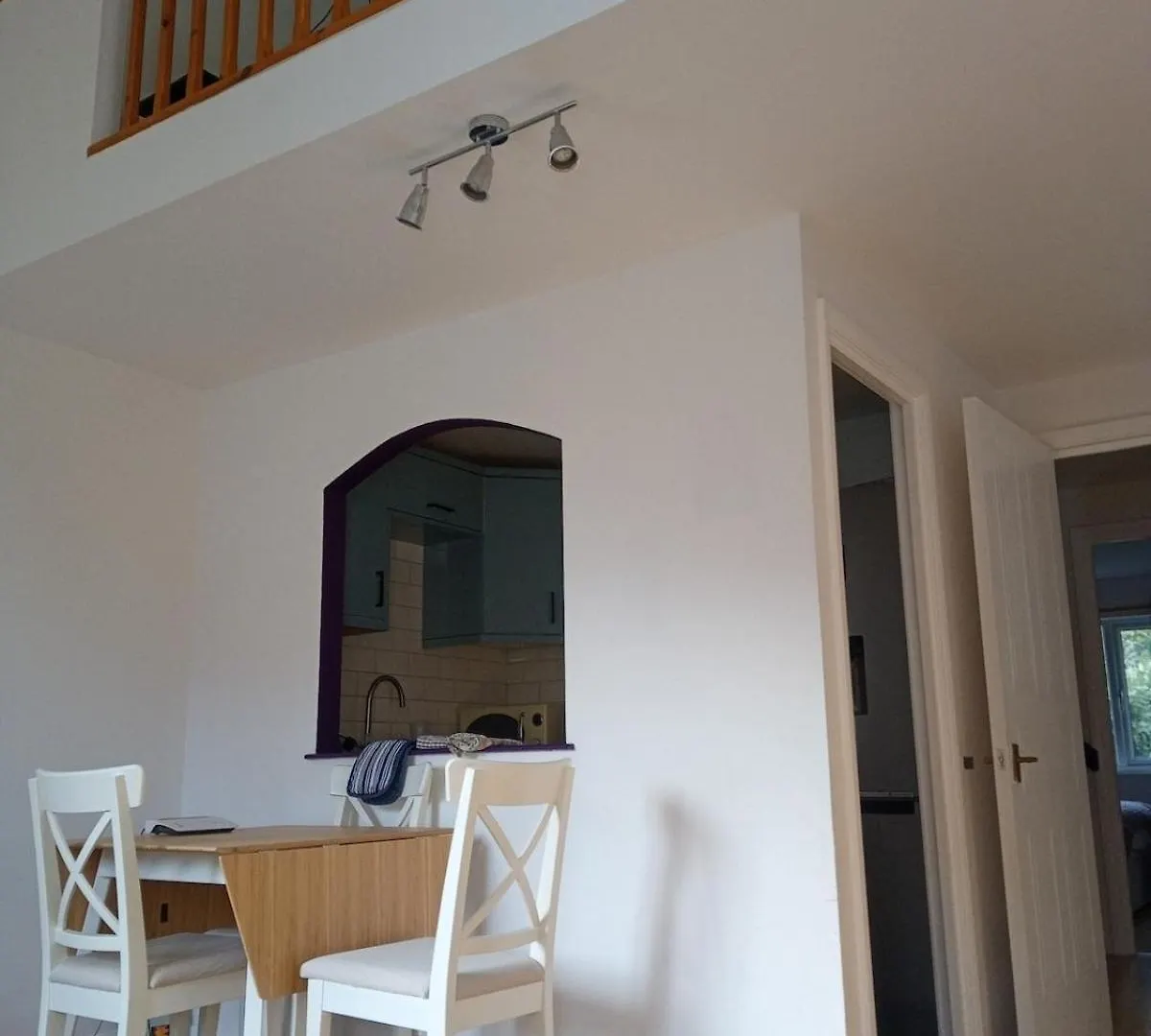 2-Bedroom Split-Level Flat With Character Isleworth