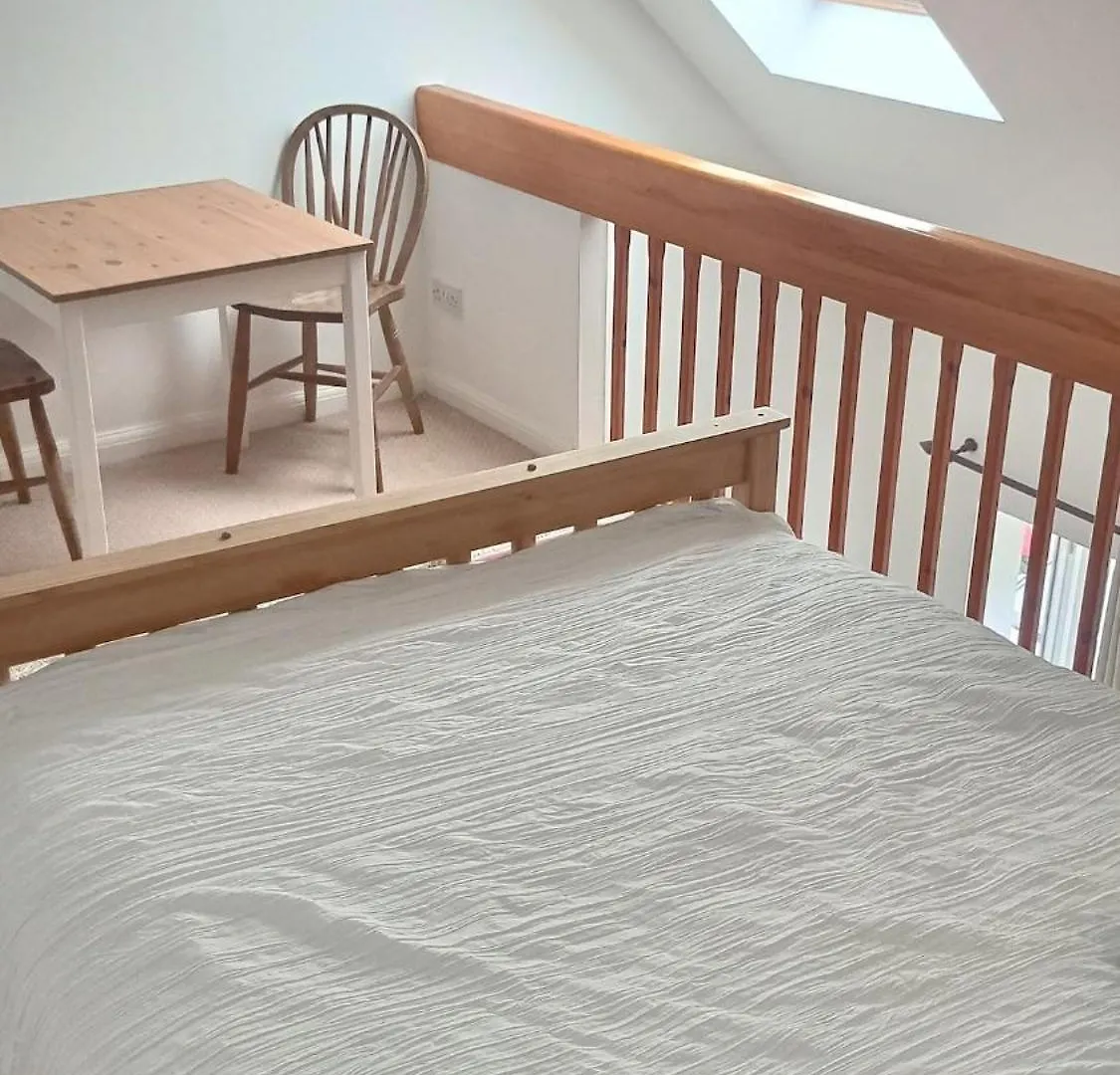 2-Bedroom Split-Level Flat With Character Isleworth United Kingdom